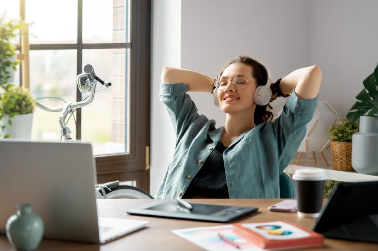 How a Cluttered Workspace Hurts Your Productivity | Seguros Confie