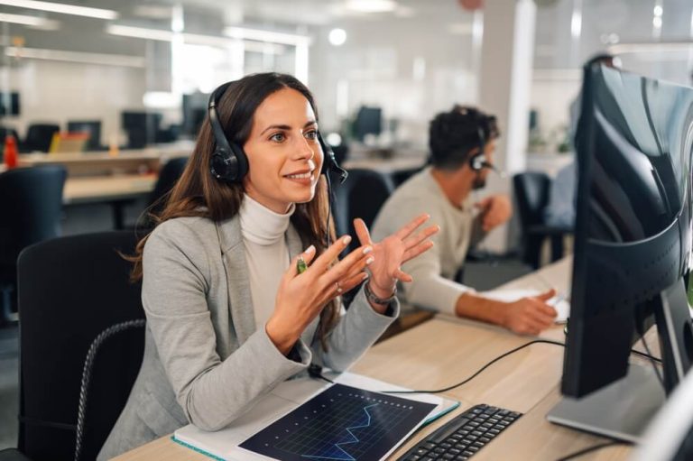 The Future of Bilingual Call Center Jobs | Seguros Confie